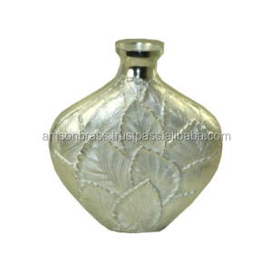 Florero decorativo con acabado plateado, diseño único hecho a mano, florero martillado y florero de mesa - Product Image 5