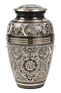 Urna Funeraria de Latón Estilo Americano Verde con Flores Rosas para Adultos, Artículos Funerarios para Cremación Brassworld India FU-128 - Product Image 4