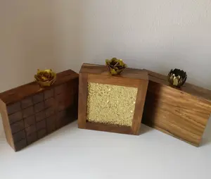 Bolso de mano de madera natural de Acacia Bolso de mano de novia Bolso de mano de madera marrón hecho a mano al mejor precio por ARTESANÍA DE LUJO VENTA CALIENTE EN GULF - Product Image 1