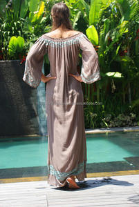 Nouveauté Sexy & Club Epaules Dénudées Longueur Sol Brodé Sur Le Côté Fente Maxi Robe Vêtements Personnalisés À Manches Fendues Station Robe De Soirée - Product Image 2