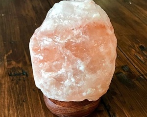 Lámpara de sal del Himalaya rosa claro tallada de alta calidad (6-9 libras) para decoración del hogar y purificación de aire-Sian Enterprises - Product Image 5
