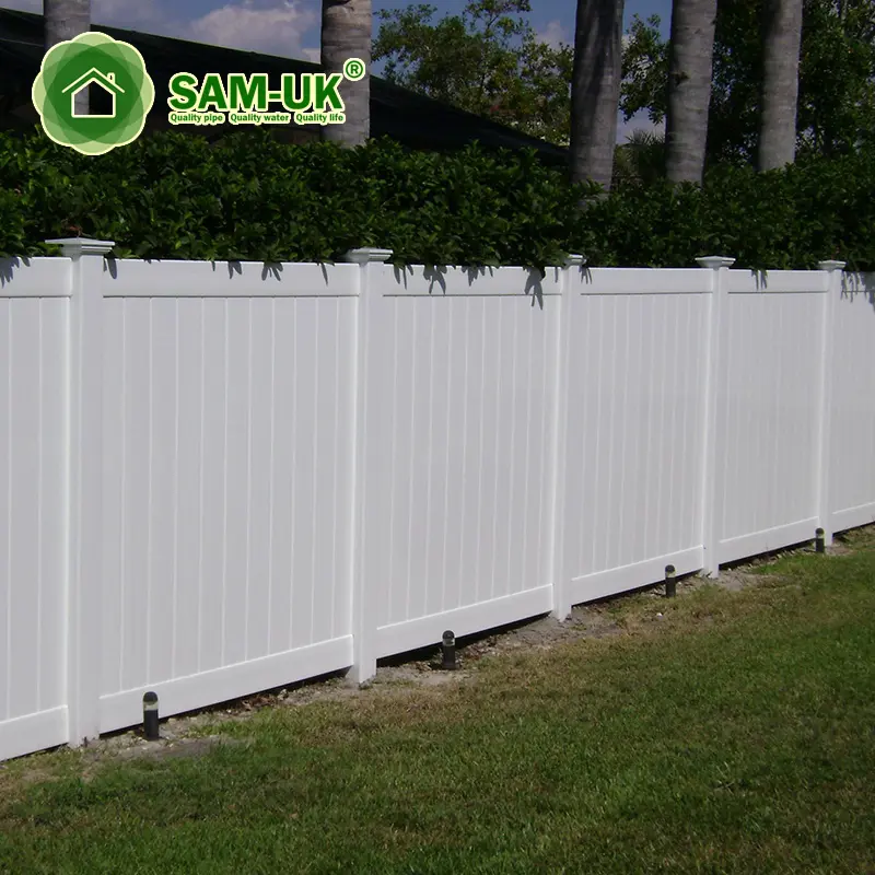 Plastica resistente ai raggi UV e facile da montare 8x8 Pvc Panel Farm Fence Garden Brand scherma traliccio nuova Privacy recinzione in vinile bianco