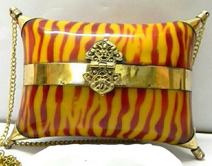 Sac à main pochette en métal motif indien avec chaînes décoration sac d'oreiller en résine acrylique - Product Image 6