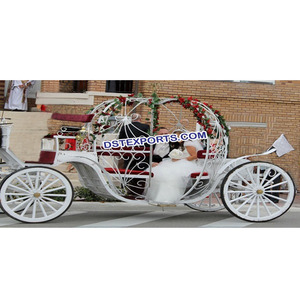 Carruaje de Cenicienta para Boda en la Iglesia, Decorado en Blanco, Carruaje de Caballos de Cenicienta Blanco - Product Image 1