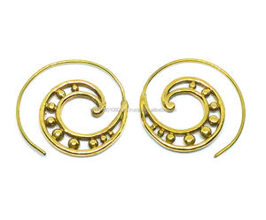 Boucles d'oreilles en spirale en laiton doré pour femmes, accessoires de bijoux en cerceau de style bohème, non allergiques - Product Image 1