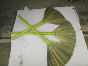 Escoba de Césped con Mango de Plástico, Buen Precio, Ms Holiday - Product Image 3