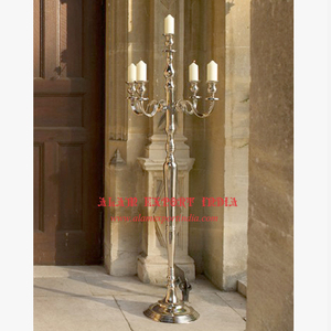 Candelabro de plata hecho a mano en India con 5 pequeños brazos metálicos, con forma novedosa de aluminio dorado, decorativo para 5 velas, ideal para bodas. - Product Image 4