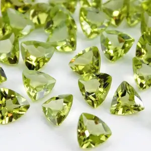 Bhuvah Wholesale Lot 7 × 7ミリメートルTrillion Facet Cut Natural Peridot Loose Calibrated Gemstone