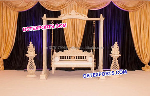 Columpio de Madera Tallado a Mano para Bodas, Columpio de Madera de Diseño con Forma de Pavo Real, Columpio/Jhula Decorativo para Bodas Indias - Product Image 5