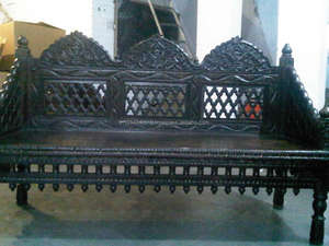 Banco de madera tallada - Product Image 2