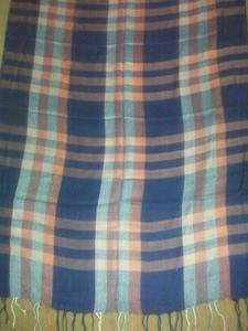 Longue écharpe en viscose unie de plusieurs couleurs - Product Image 5