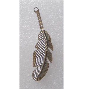 Adorno de decoración de pared de Metal con forma de hoja colgante de último diseño para decoración del hogar - Product Image 6