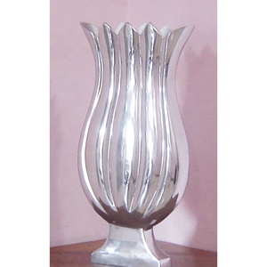 Florero de metal alto clásico moderno diseño único para decoración de boda de mesa o decoración del hogar - Product Image 4