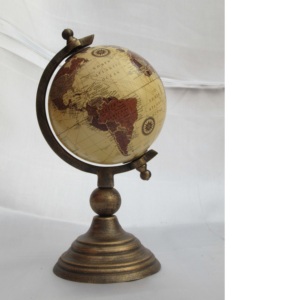 Globe de bureau avec base antique en laiton - Product Image 1