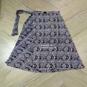 Om-faldas largas con estampado de mantra, faldas largas de algodón con estampado bohemio de la india, venta al por mayor - Product Image 3