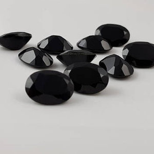 Piedra de espinela negra natural de 6mm y 7mm, piedras preciosas sueltas de corte ovalado, mayorista, compra en línea a precio de fábrica, piedra para joyería - Product Image 1