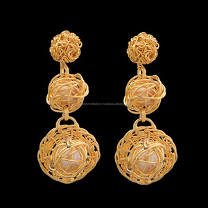 Boucles d'oreilles en pierre avec perles enveloppées en fil d'or, Design Unique, nouvelle collection - Product Image 1