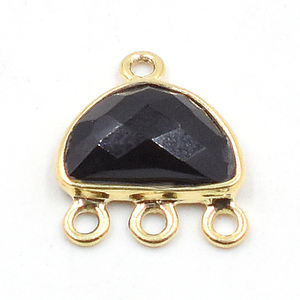 Bisel de Plata de Ley 925 con forma redonda de ónix negro, conector chapado en oro, fabricación de joyas hechas a mano - Product Image 1