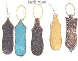 Funda para teléfono móvil de tela de seda con bordados hechos a mano - Product Image 2