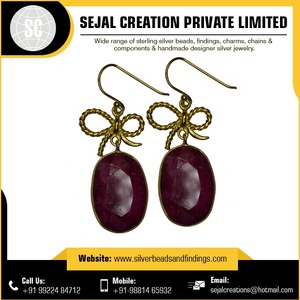 Vente en gros de boucles d'oreilles en argent sterling 925 pour femmes, design tendance pour les mariages, les fêtes et les occasions de cadeaux - Product Image 5