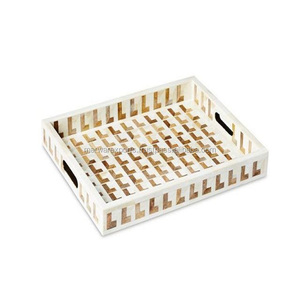 ถาดเสิร์ฟลายฉลุลายกระดูกตกแต่ง - Product Image 1