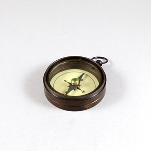 Boussole de poche nautique directionnelle en alliage de laiton Boussole en métal avec étui en cuir pour cadeaux - Product Image 5