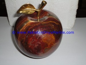 Mano de Obra Artesanal de Alta Calidad de Pakistán: Manzana de Ónix con Hoja de Latón - Product Image 6