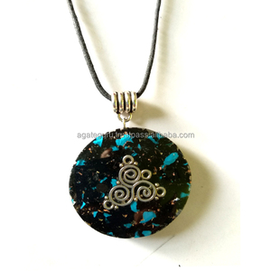 Disco de orgón de cristal negro Último colgante curativo de la India - Product Image 1