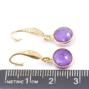 Amatista 11 a 12 MM con alambre de oreja de circón Forma redonda Bisel de plata Pendiente chapado en oro - Product Image 3