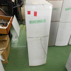 Refrigerador doméstico de doble puerta, marca japonesa - Product Image 3