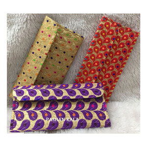 Monedero de mano bordado para mujer antiguo - Product Image 1