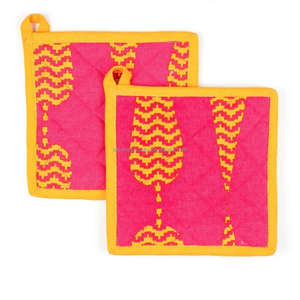 Manoplas de horno acanaladas duraderas Soportes de ollas seguros y seguros para manejar ollas y sartenes calientes - Product Image 3