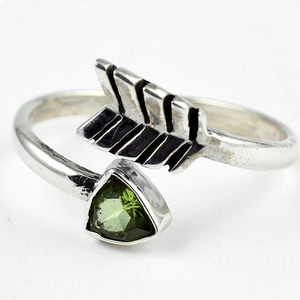 Flecha perfecto en forma de triángulo de peridoto de Plata de Ley 925 anillos de plata India, joyería de plata de moda exportador y mayorista - Product Image 1