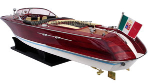 Bateau artisanal en bois RIVA AQUARAMA, décoration spéciale, 1 pièce - Product Image 4
