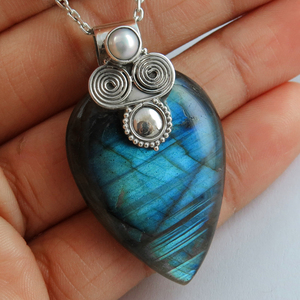 Pendentif en argent sterling 925 avec perle de labradorite bleue élégante de Shri Ashapura Jewels, pendentif tendance certifié par une tierce partie - Product Image 5