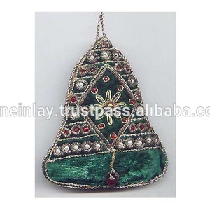 Producto Navideño Bordado a Mano para Colgar - Product Image 1
