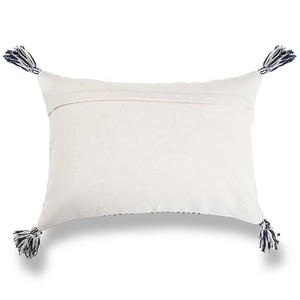 Funda de Cojín Decorativa con Pompones para Sofá, Funda de Almohada Jacquard Cómoda para el Hogar, Funda de Almohada con Borlas de Diseño al por Mayor - Product Image 3