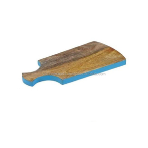 Tabla de cortar de madera Premium de diseñador moderno con accesorio de cocina con agujero para colgar - Product Image 2
