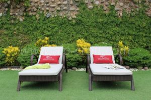 Mobilier de jardin extérieur Lit de soleil en rotin polyéthylène de haute qualité avec table d'appoint - Product Image 5