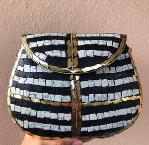 กระเป๋าถือคลัทช์สำหรับสุภาพสตรีแฟชั่นมีสไตล์กระเป๋าโลหะลายโมเสกสีสันสดใส - Product Image 4