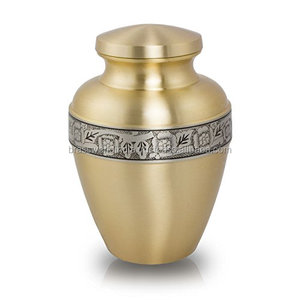 มือทำในทองเหลืองและมือแกะสลักโกศอุปกรณ์งานศพ Brassworld อินเดีย - Product Image 6