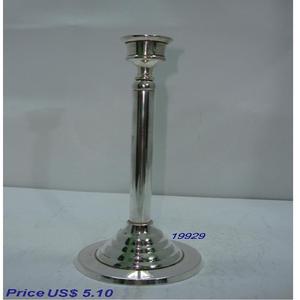 Portavelas de pilar de metal plateado con base redonda decorativa para mesa, bodas y eventos - Product Image 1