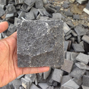 Carreaux d'extérieur en pierre naturelle Bali Hitam Pedra Hitam Bruta pour piscines - Product Image 1