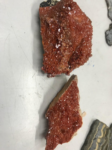 Spécimens minéraux de vanadinite druzy, pierre naturelle de vanadinite, pierre précieuse - Product Image 2