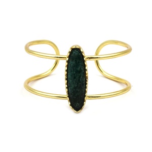 Pulsera de Gema hecha a mano con forma ovalada, brazalete ajustable, joyería con estilo - Product Image 1