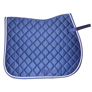 Tapis de selle tout usage avec doublure en polaire qui évacue l'humidité, tissu matelassé doux, contour de la colonne vertébrale pour un confort de conduite quotidien en vente - Product Image 1