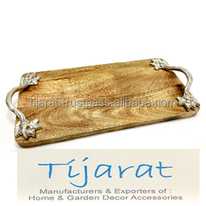 Bandeja de servicio decorativa de mesa de madera de mango con asas de metal para el hogar Hotel y restaurantes Forma rectangular - Product Image 2