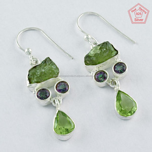 Pendientes Largos Vintage Hechos a Mano en Plata de Ley 925 con Múltiples Piedras, Proveedor de Joyería para Bodas y Fiestas en India - Product Image 2