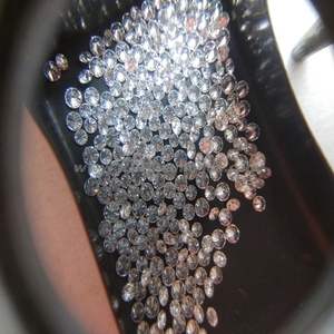 Synthétique Fanacy Diamant 3.1 MM VVS-VS Pureté HPHT Lab Grown Lâche Mêlée Poli Blanc Round Cut Diamant - Product Image 2