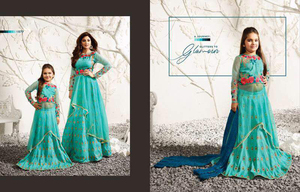 Derniers modèles de vêtements Kanya Fancy : Ensembles Anarkali entièrement ornés pour filles, style identique pour la fête, en lin pour le style Punjabi Patiala en soie - Product Image 4